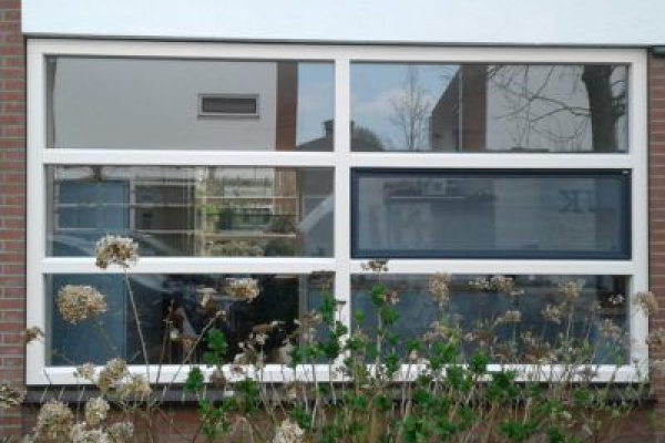 Kozijnen_met_tussendorpels-68728304.jpg